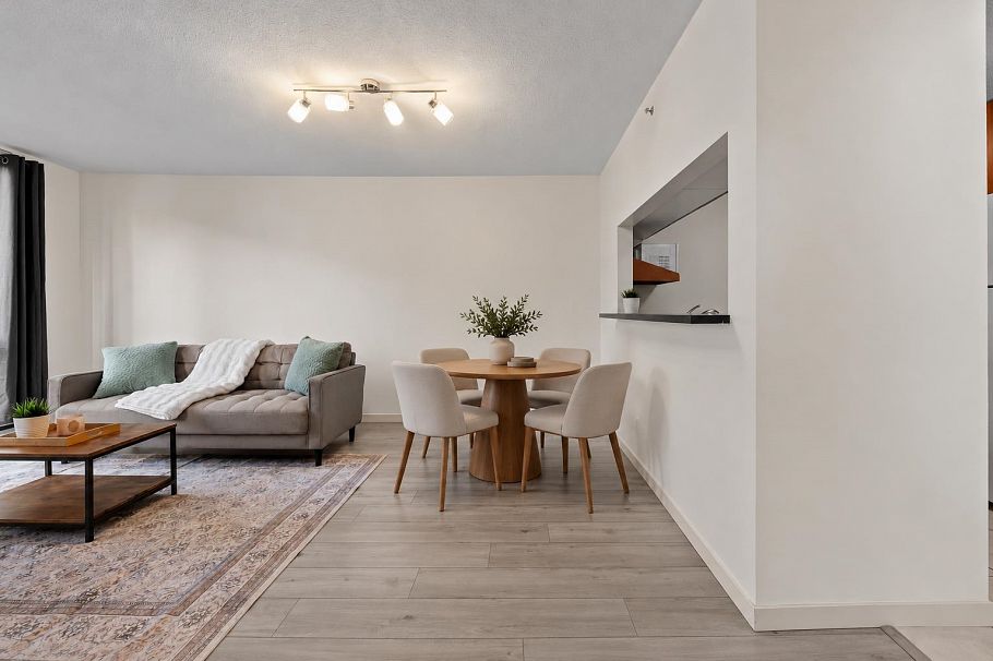 220 3663 Crowley Drive Vancouver, BC - 8