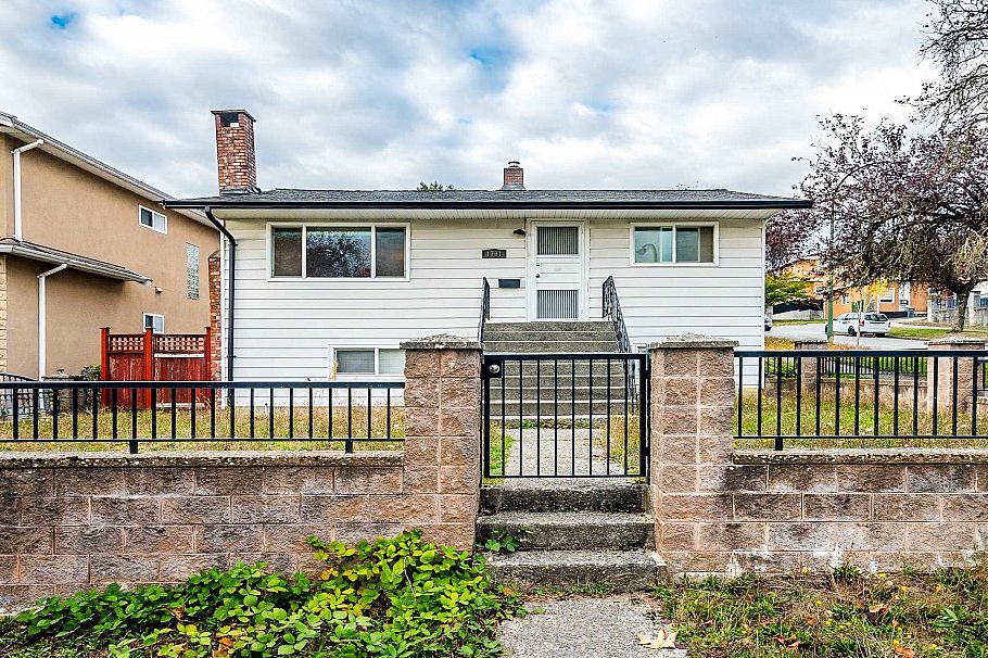1791 E 64th Avenue Vancouver, BC - 33