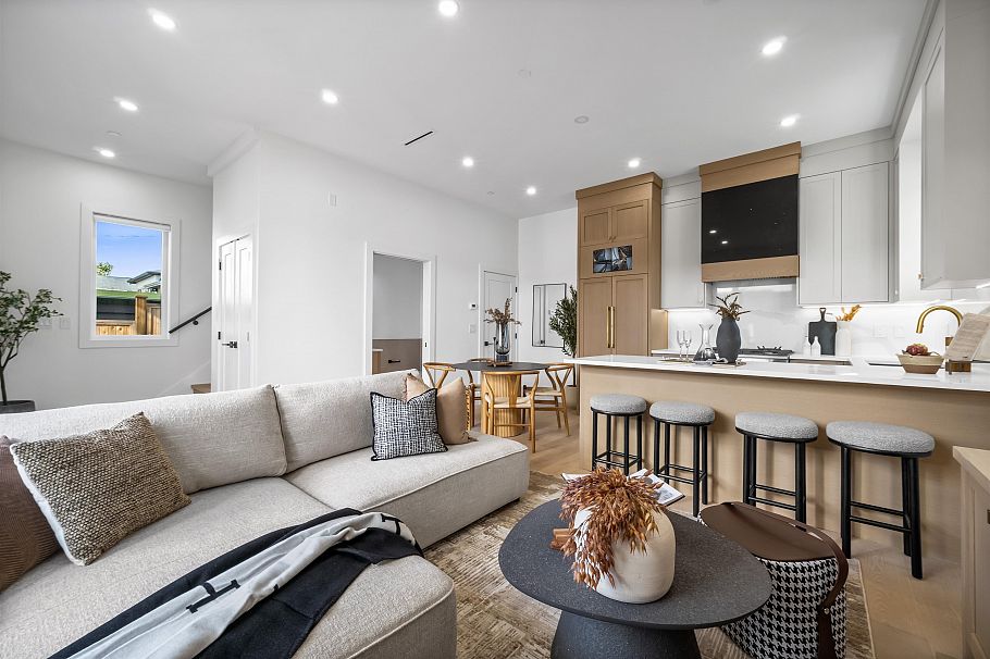 2712 Kitchener Street Vancouver, BC - 6