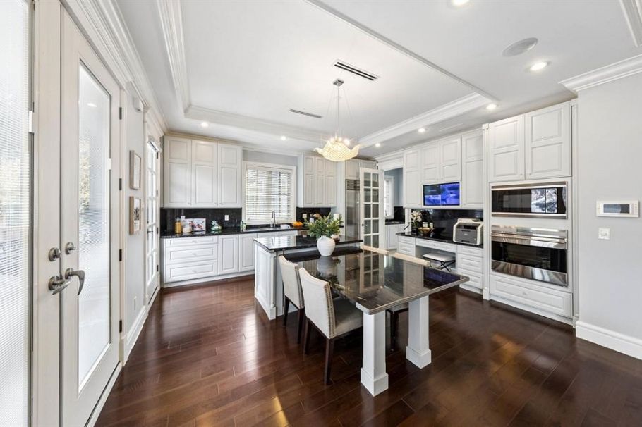 3587 W 38th Avenue Vancouver, BC - 18