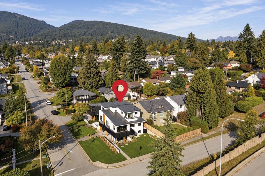 366 W 25th Street North Vancouver, BC - 5
