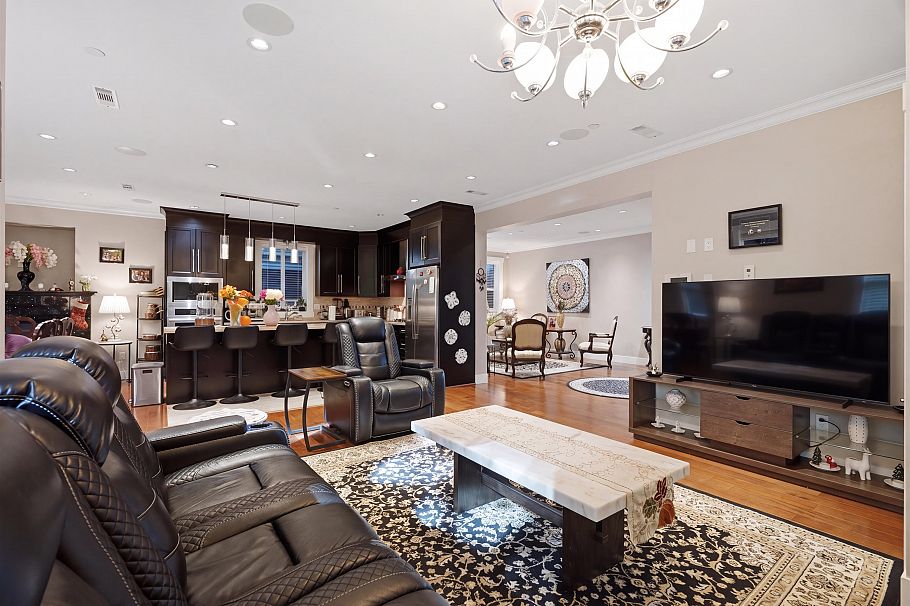 631 W 24th Close North Vancouver, BC - 9