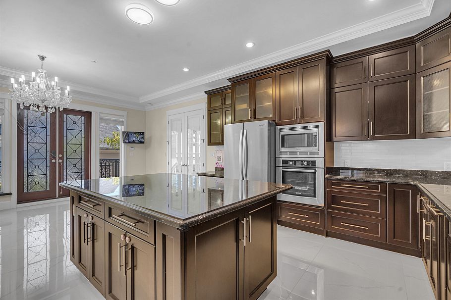 6830 Vivian Street Vancouver, BC - 14