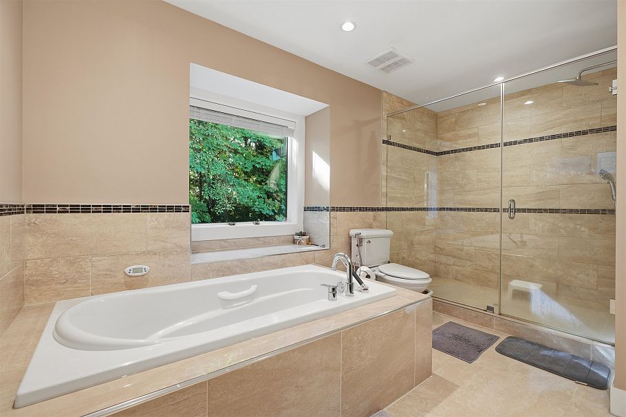 631 W 24th Close North Vancouver, BC - 30