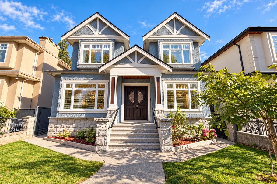 6830 Vivian Street Vancouver, BC - 2