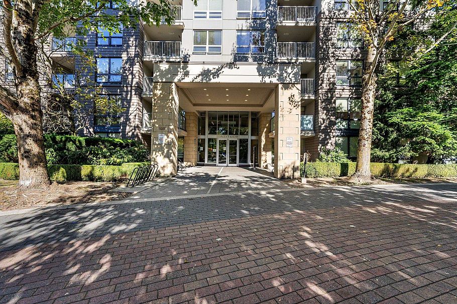 220 3663 Crowley Drive Vancouver, BC - 27