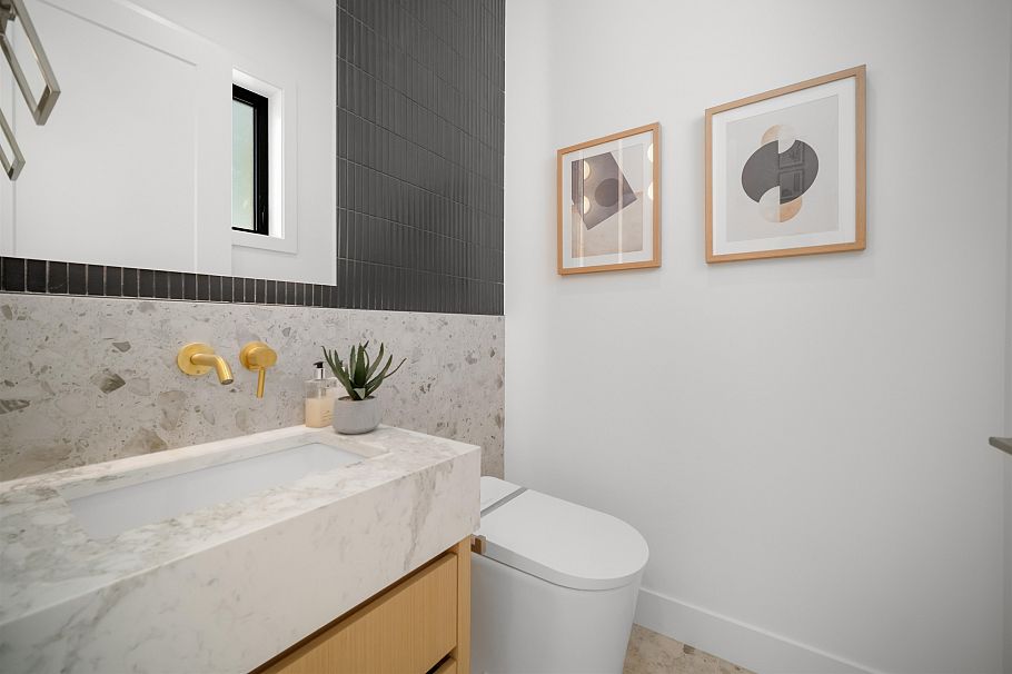 411 W 19th Avenue Vancouver, BC - 11