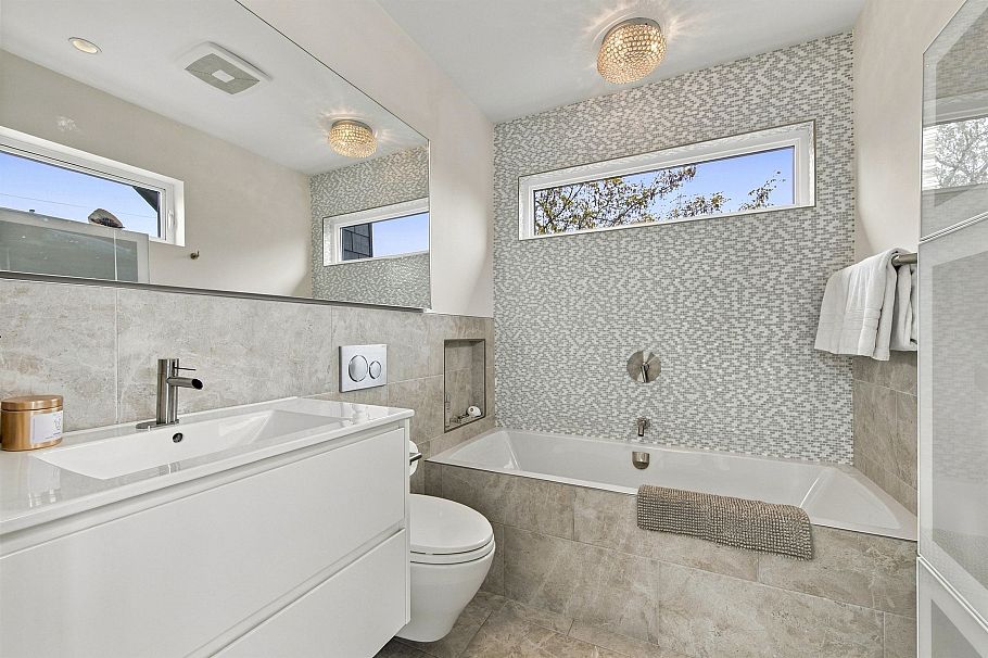 2505 Adanac Street Vancouver, BC - 28