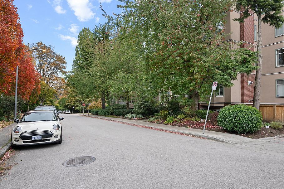 102 828 Gilford Street Vancouver, BC - 38