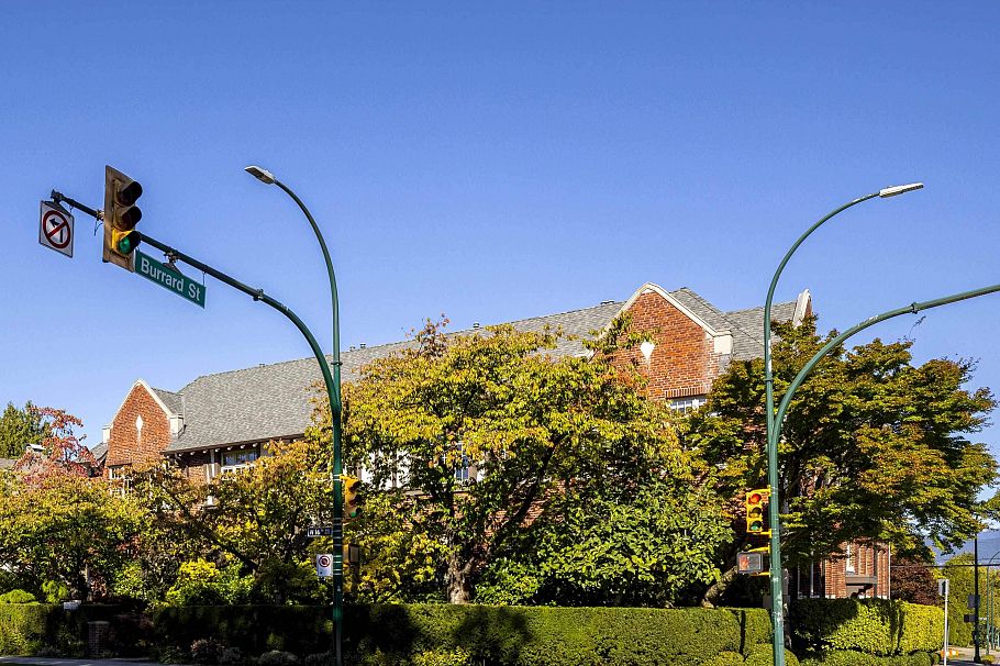 105 1811 W 16th Avenue Vancouver, BC - 24