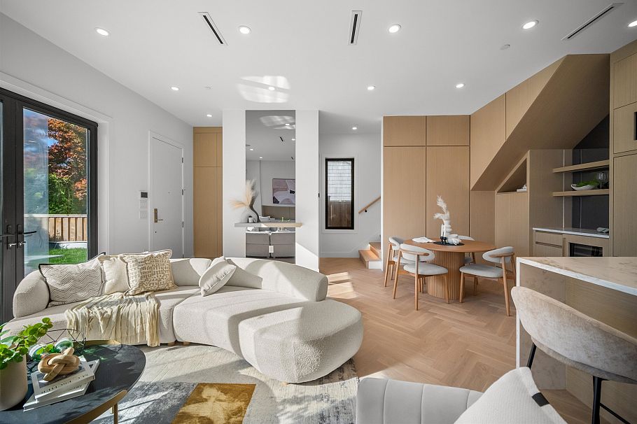 411 W 19th Avenue Vancouver, BC - 2