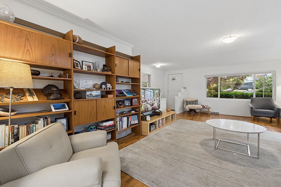 331 E 24th Street North Vancouver, BC - 10