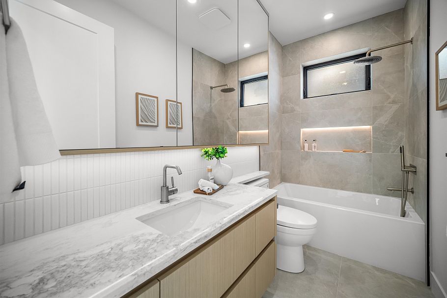 411 W 19th Avenue Vancouver, BC - 16