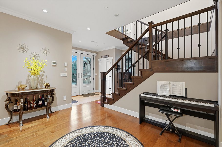 631 W 24th Close North Vancouver, BC - 7