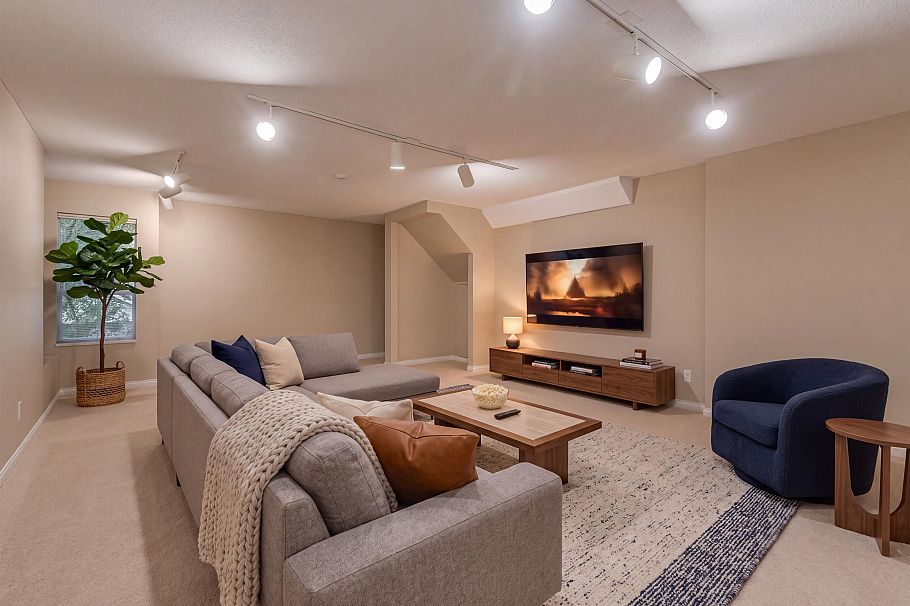 29 4055 Indian River Drive North Vancouver, BC - 16