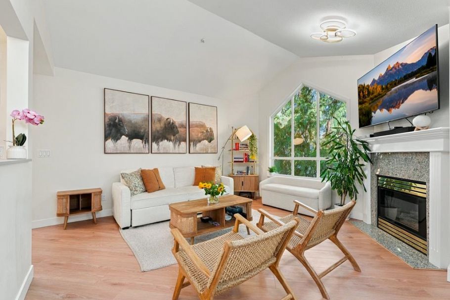 308 1150 Lynn Valley Road North Vancouver, BC - 3