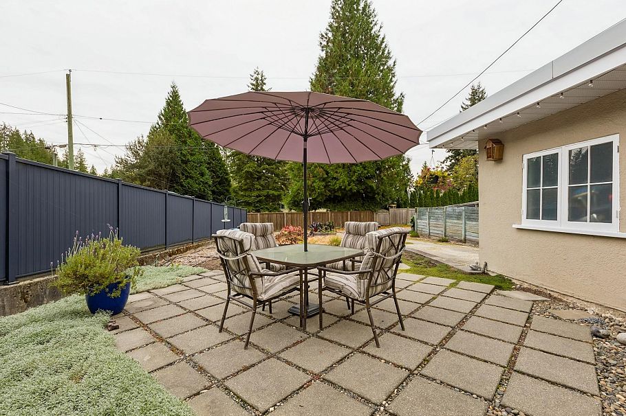 331 E 24th Street North Vancouver, BC - 21