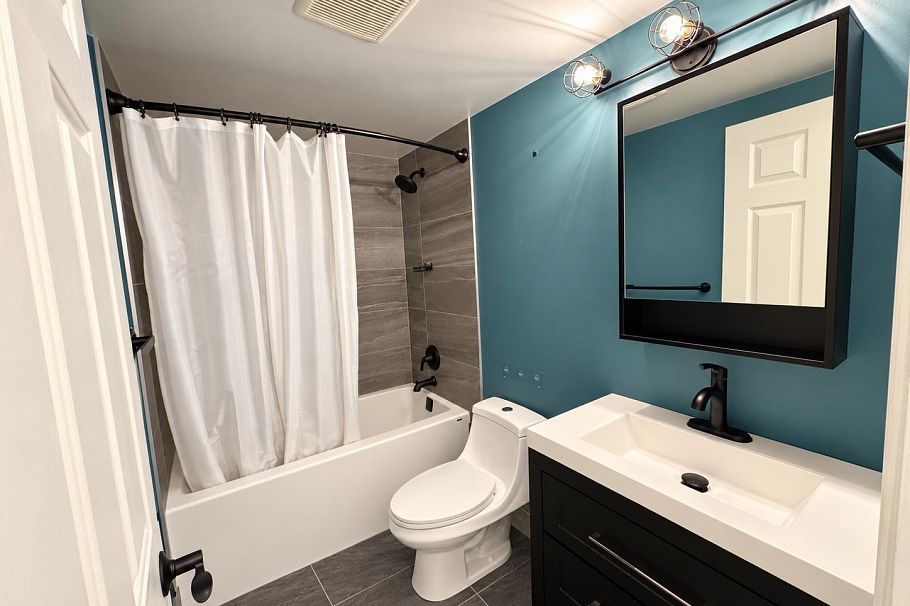 504 137 West 17th Street North Vancouver, BC - 17