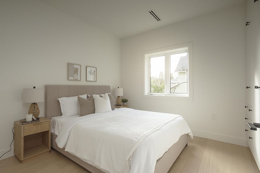 2 1376 E 11th Avenue Vancouver, BC - 15