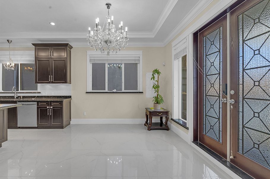 6830 Vivian Street Vancouver, BC - 17