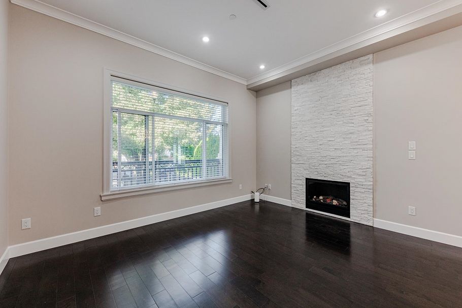 5506 College Street Vancouver, BC - 5
