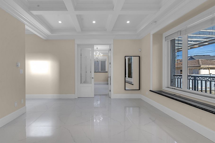 6830 Vivian Street Vancouver, BC - 9