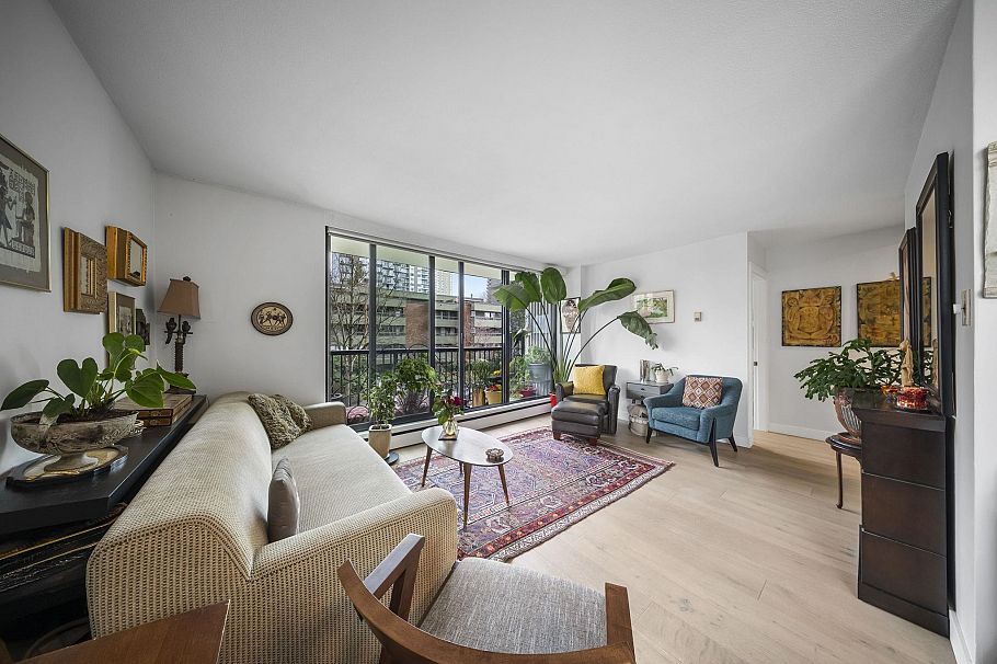 301 1330 Harwood Street Vancouver, BC - 5
