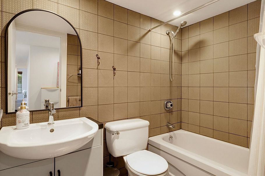 115 1890 W 6th Avenue Vancouver, BC - 27
