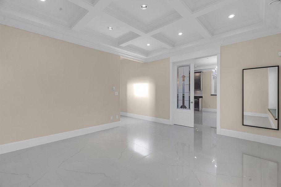 6830 Vivian Street Vancouver, BC - 11