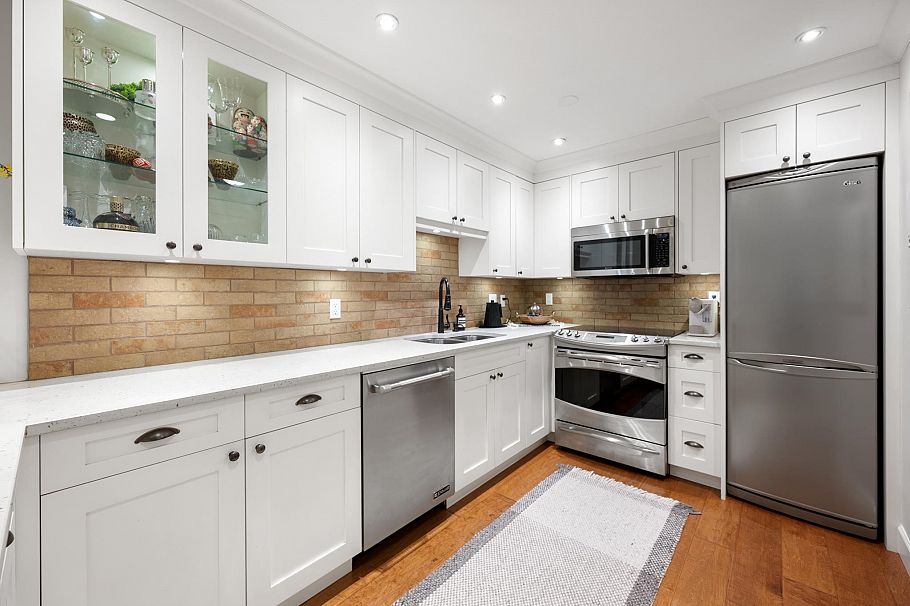 102 828 Gilford Street Vancouver, BC - 6