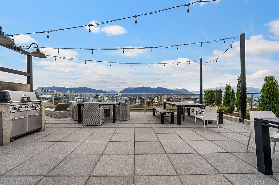 256 250 E 6th Avenue Vancouver, BC - 32
