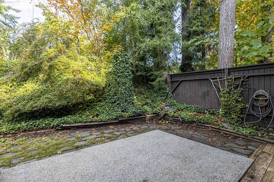 1996 Purcell Way North Vancouver, BC - 34
