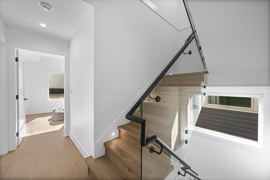 2 2710 Kitchener Street Vancouver, BC - 12
