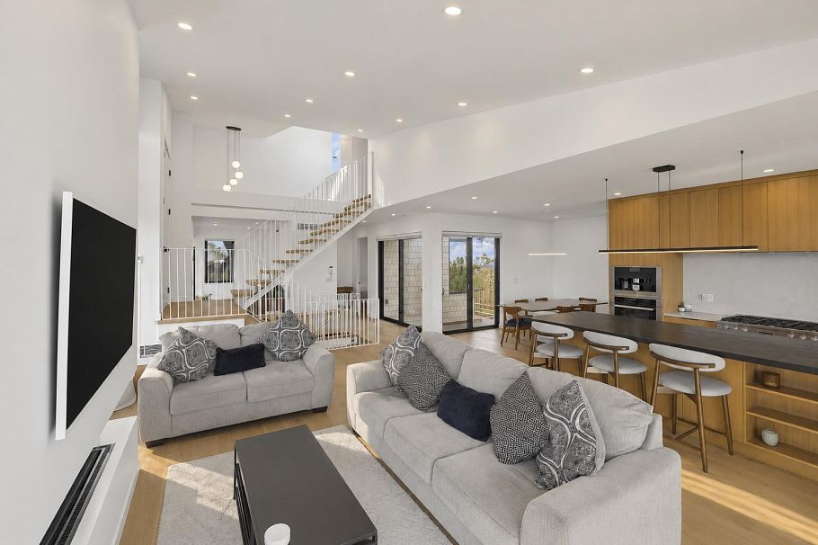 366 W 25th Street North Vancouver, BC - 7