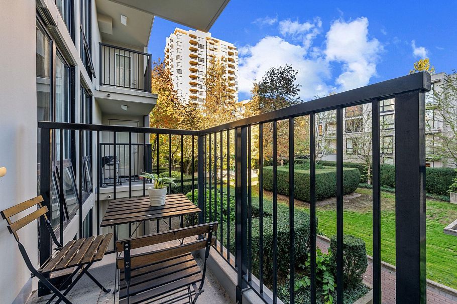 220 3663 Crowley Drive Vancouver, BC - 18