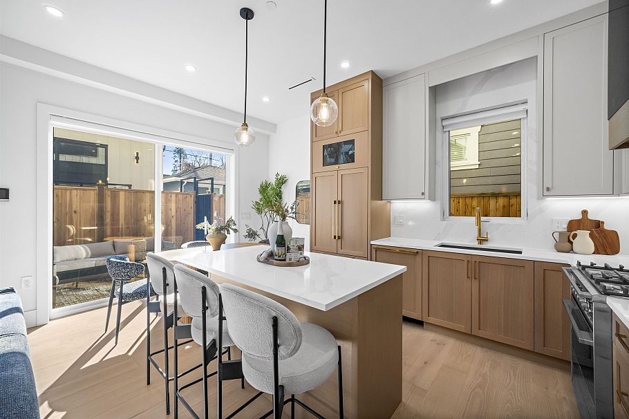 2 2710 Kitchener Street Vancouver, BC - 6