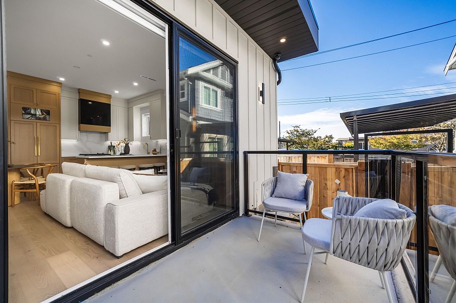 2712 Kitchener Street Vancouver, BC - 10