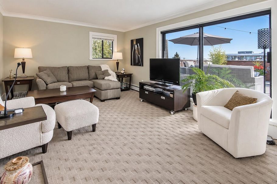 404 360 E 2nd Street North Vancouver, BC - 4