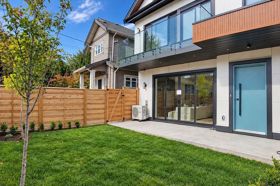 2 746 E 12th Avenue Vancouver, BC - 3