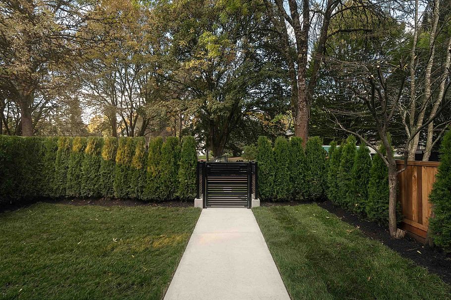 1 1376 E 11th Avenue Vancouver, BC - 24
