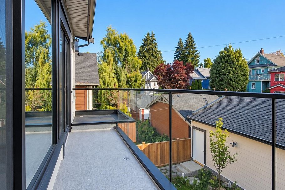 2 746 E 12th Avenue Vancouver, BC - 24