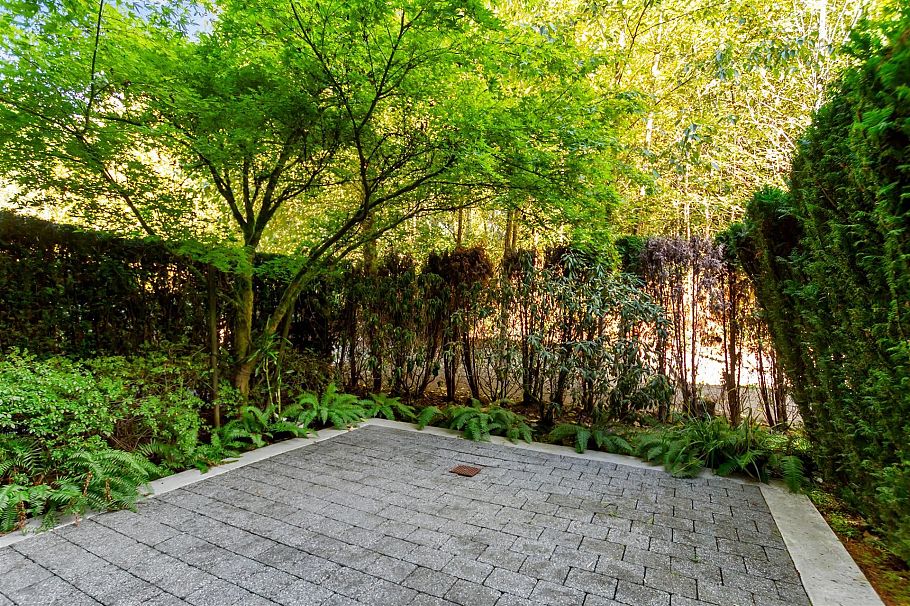 208 3606 Aldercrest Drive North Vancouver, BC - 16