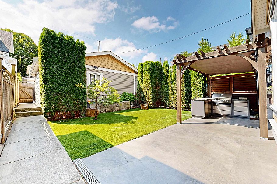 1338 E 23rd Avenue Vancouver, BC - 30