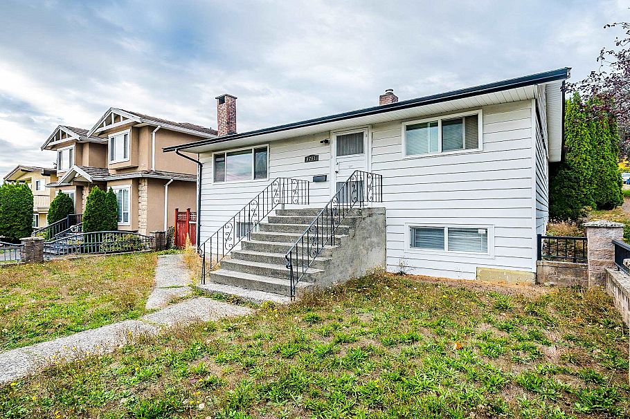 1791 E 64th Avenue Vancouver, BC - 9