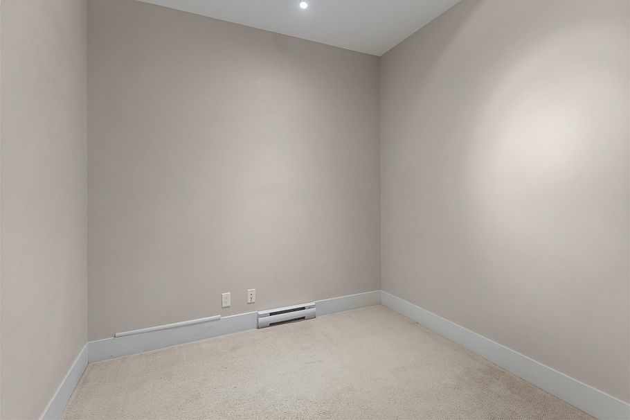 208 3606 Aldercrest Drive North Vancouver, BC - 13