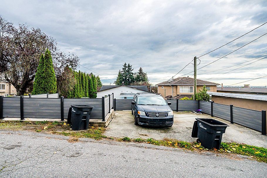1791 E 64th Avenue Vancouver, BC - 5