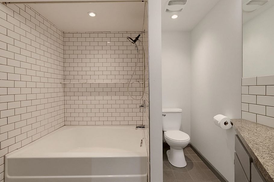 301 1930 W 3rd Avenue Vancouver, BC - 23