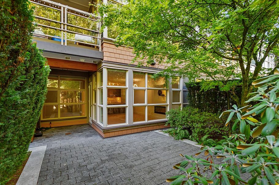 208 3606 Aldercrest Drive North Vancouver, BC - 15