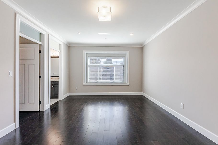 5506 College Street Vancouver, BC - 36