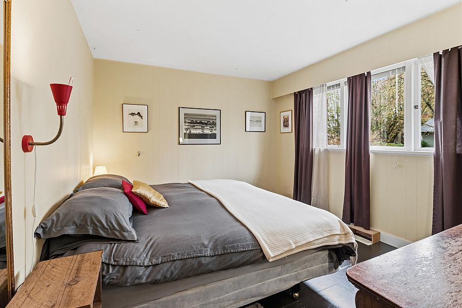 2582 W 6th Avenue Vancouver, BC - 22